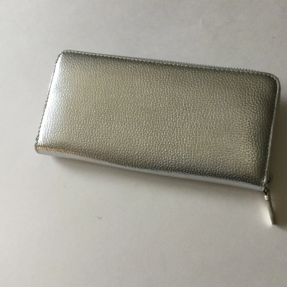 COLE HAAN TOWN CONTINENTAL ZIP AROUND LEATHER WALLET SILVER / GOLD METALLIC NEW